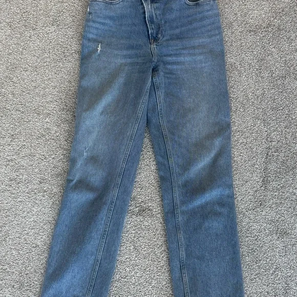 Abercrombie & Fitch 90’s Straight Ultra High Rise Jean - Picture 3 of 4